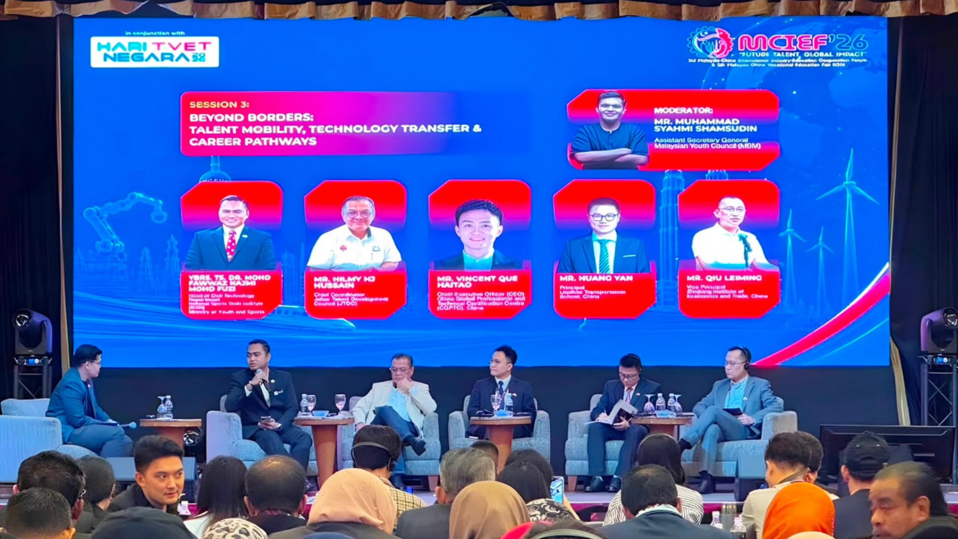 DARI MALAYSIA KE CHINA : IKSN BAWA WACANA TVET KE FORUM ANTARABANGSA
