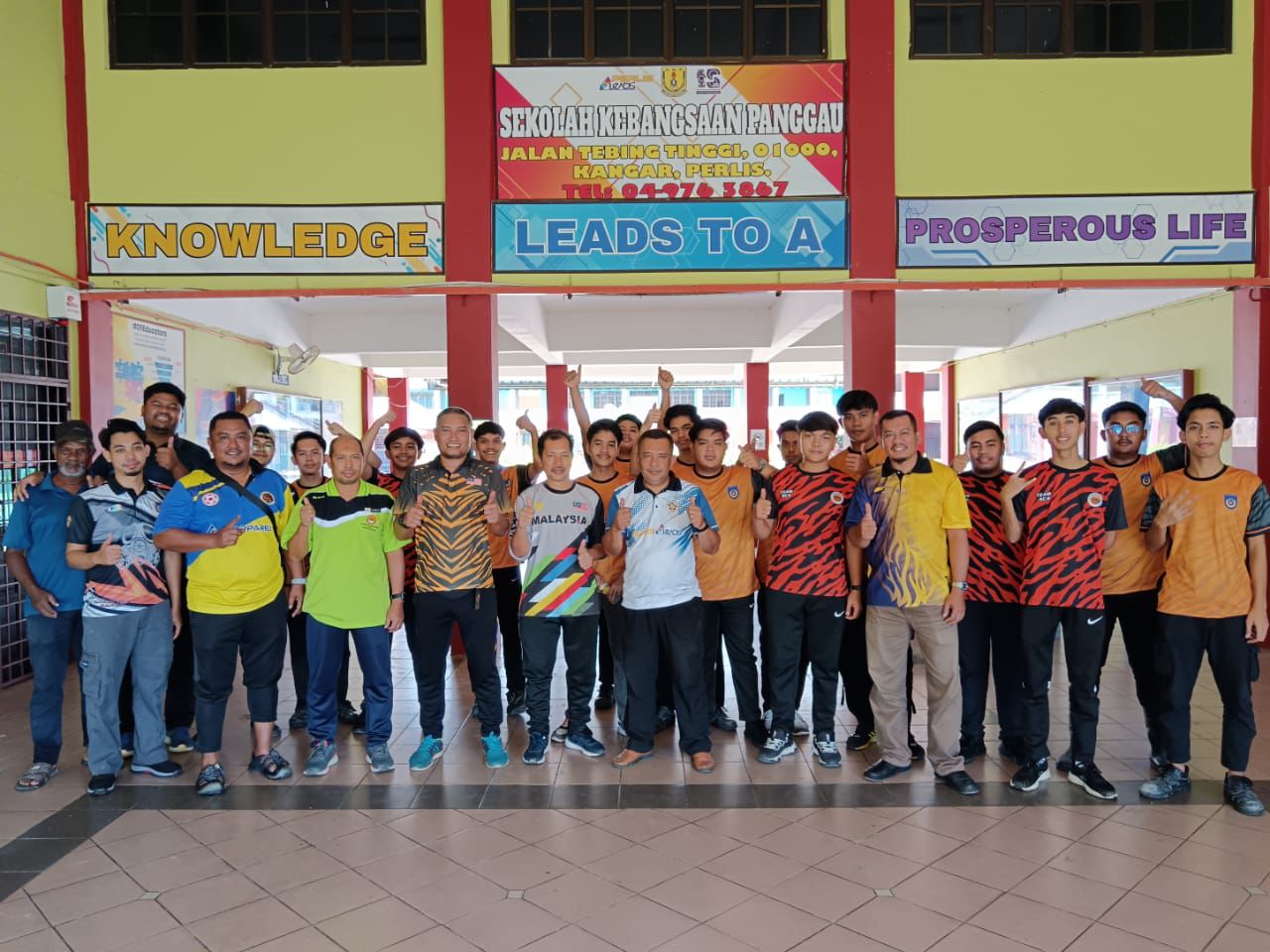 SKUAD SUKARELAWAN IKBN KUALA PERLIS BANTU PEMBERSIHAN BANJIR DI SK PANGGAU