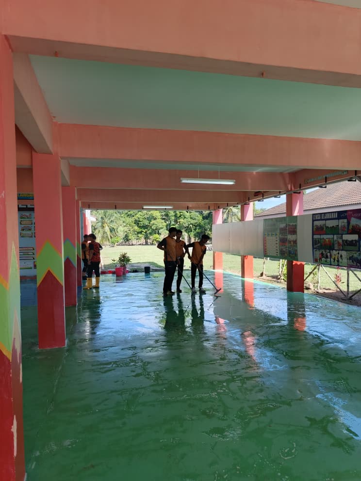 SKUAD SUKARELAWAN IKBN KUALA PERLIS BANTU PEMBERSIHAN BANJIR DI SK PANGGAU