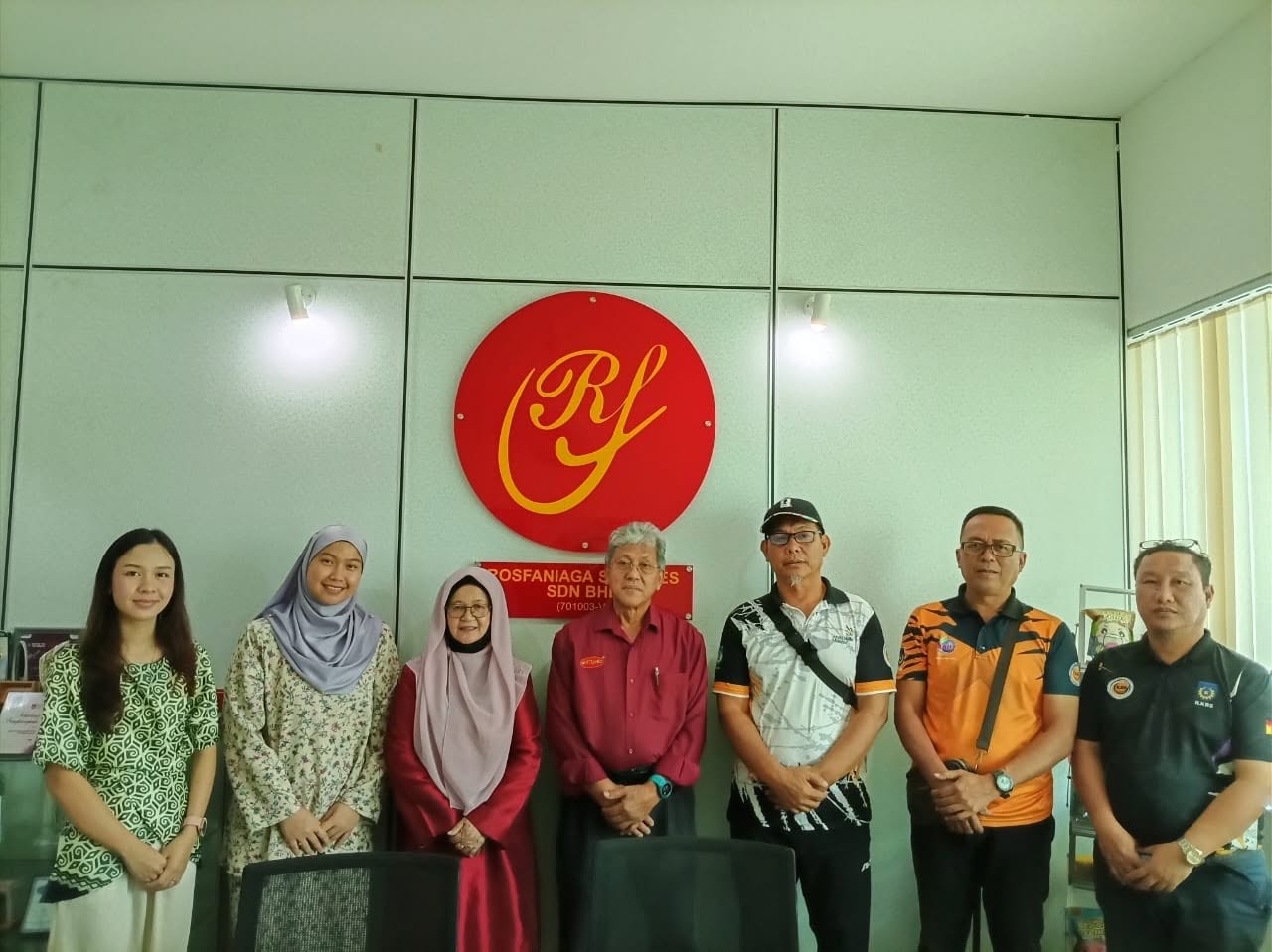 LAWATAN SAMBIL BELAJAR PROGRAM KEUSAHAWANAN DIGITAL KE ROSFANIAGA SERVICES SDN. BHD. (dFRentz Miri)
