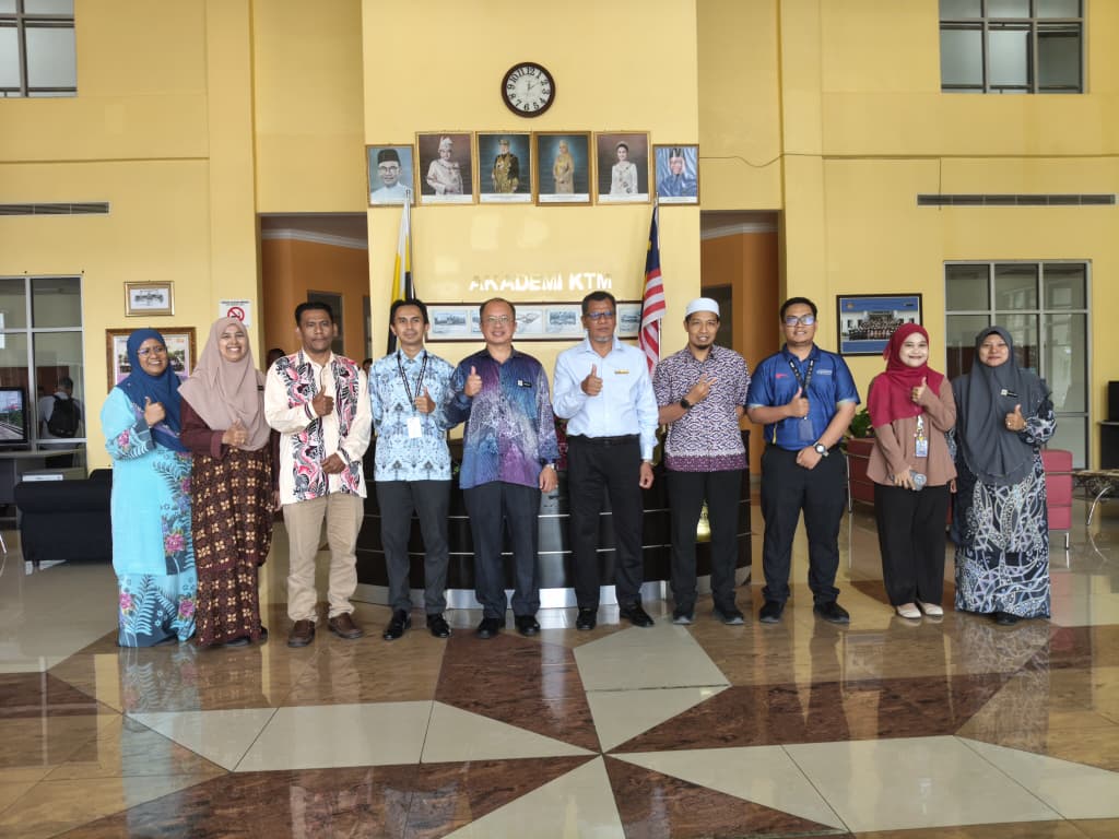 KUNJUNG HORMAT KE AKADEMI KTM (MyRA) BATU GAJAH PERAK