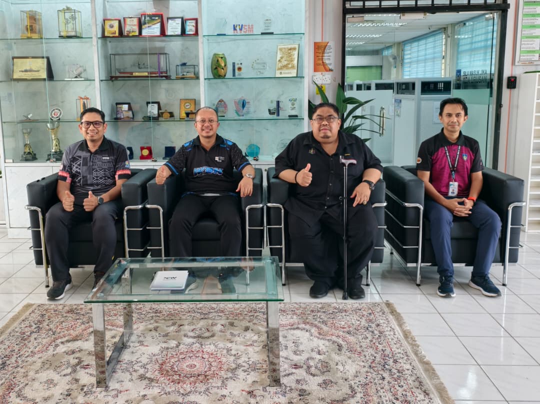 KUNJUNG HORMAT PENGARAH JABATAN BELIA DAN SUKAN NEGERI PERAK (JBSN PERAK) KE ATAS PENGARAH IKBN SERI ISKANDAR