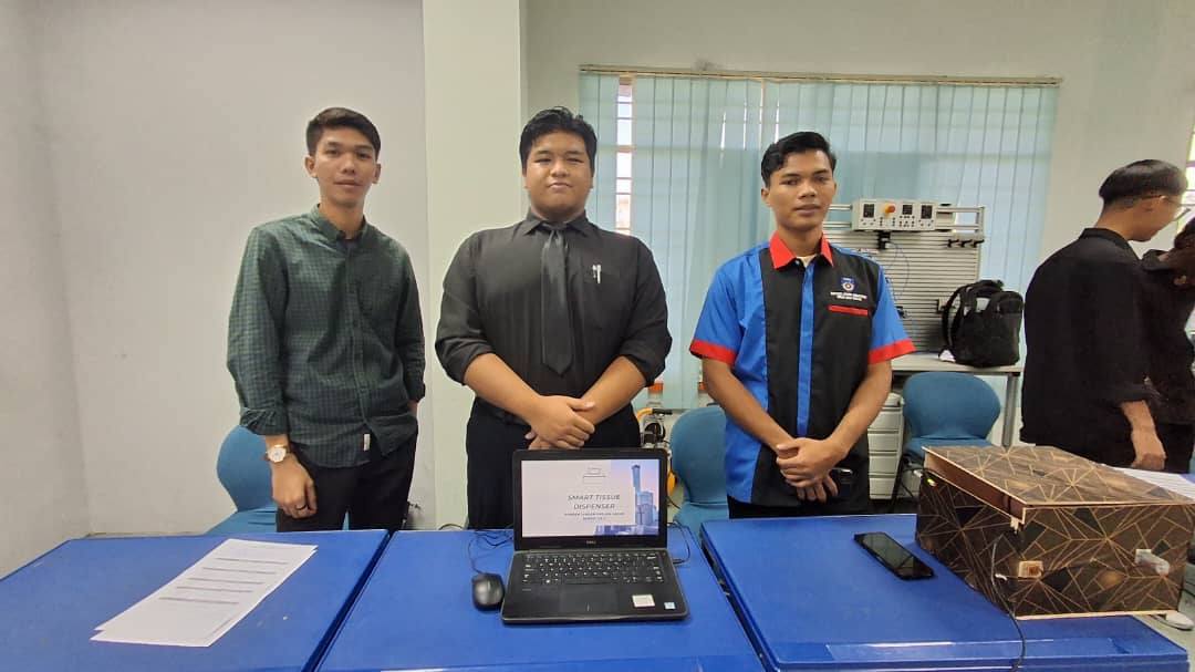 PEMBENTANGAN PROJEK AKHIR PELAJAR ELEKTRONIK INDUSTRI IKBN SERI ISKANDAR.