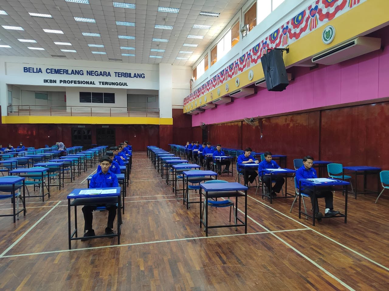 PEPERIKSAAN AKHIR KERTAS TEORI ELEKTRONIK INDUSTRI DAN PEREKABENTUK MULTIMEDIA PENGARANGAN SEMESTA 1/2026