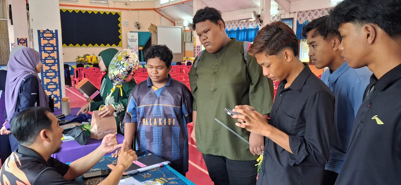 IKBNSI TARIK MINAT LEPASAN SPM TEROKAI BIDANG TVET MELALUI PROMOSI PENGAMBILAN PELAJAR