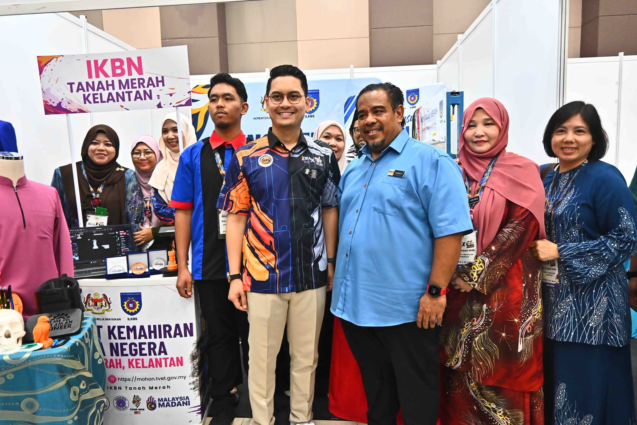 MENTERI BELIA DAN SUKAN SEMPAT KUNJUNGI RERUAI INTERAKTIF IKBN TANAH MERAH