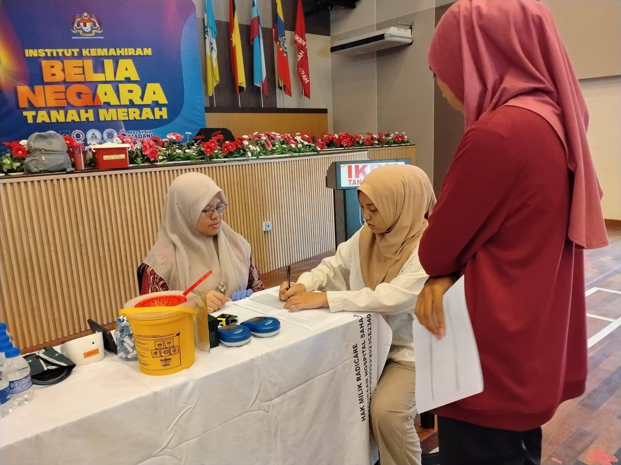 28 BEG DARAH BERJAYA DIKUMPUL, WARGA IKBN TANAH MERAH BUKTIKAN BELIA PRIHATIN