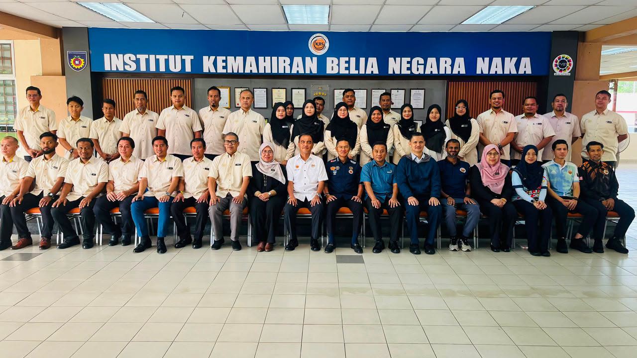 LAWATAN KERJA RASMI DATO' KETUA SETIAUSAHA KEMENTERIAN BELIA DAN SUKAN KE IKBN NAKA