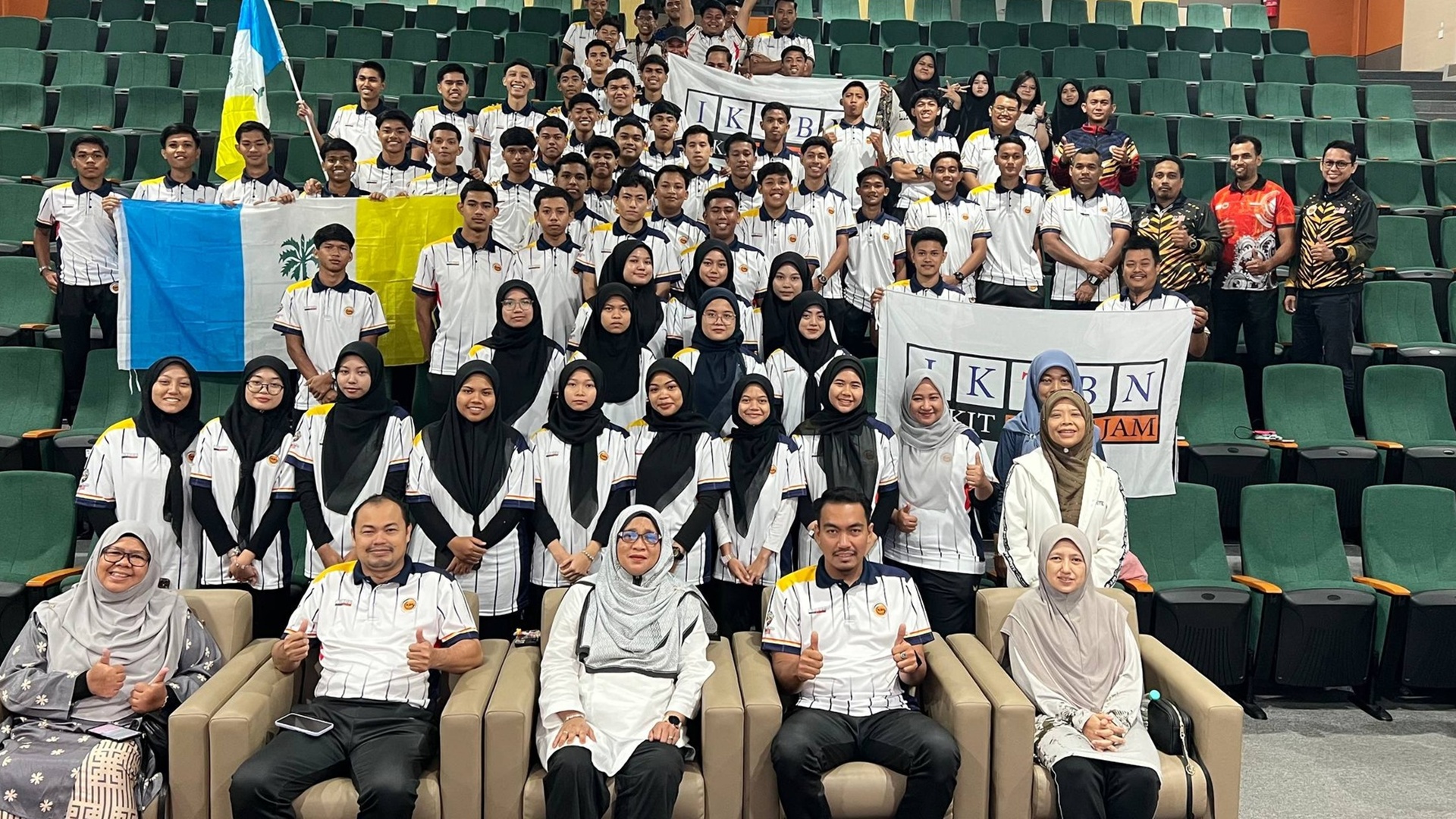 MAJLIS PENYERAHAN BENDERA KONTINJEN IKTBN BUKIT MERTAJAM SEMPENA ROAD TO CHEMBONG