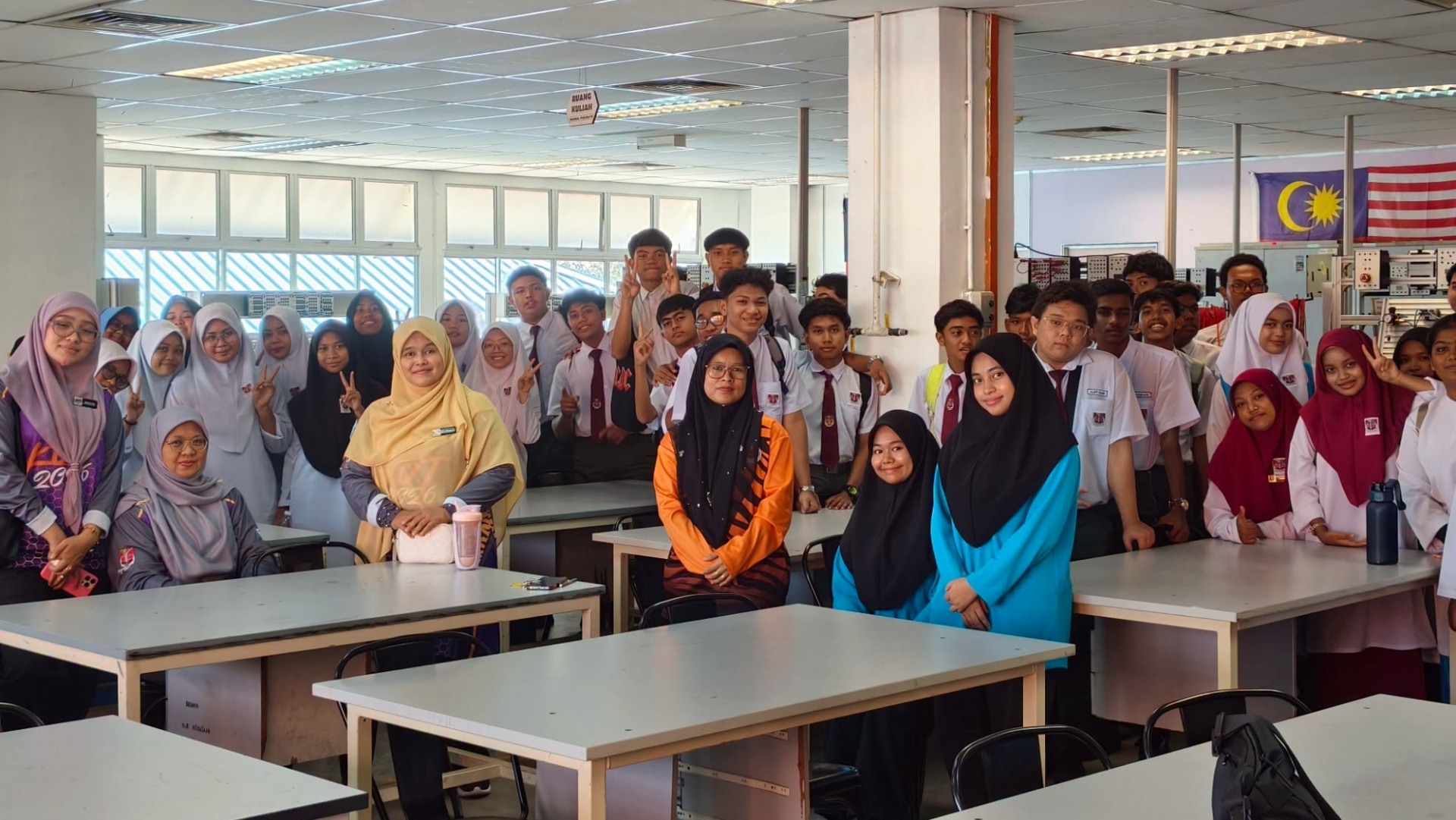 LAWATAN PENDIDIKAN SMK POKOK SENA KE IKTBN BUKIT MERTAJAM