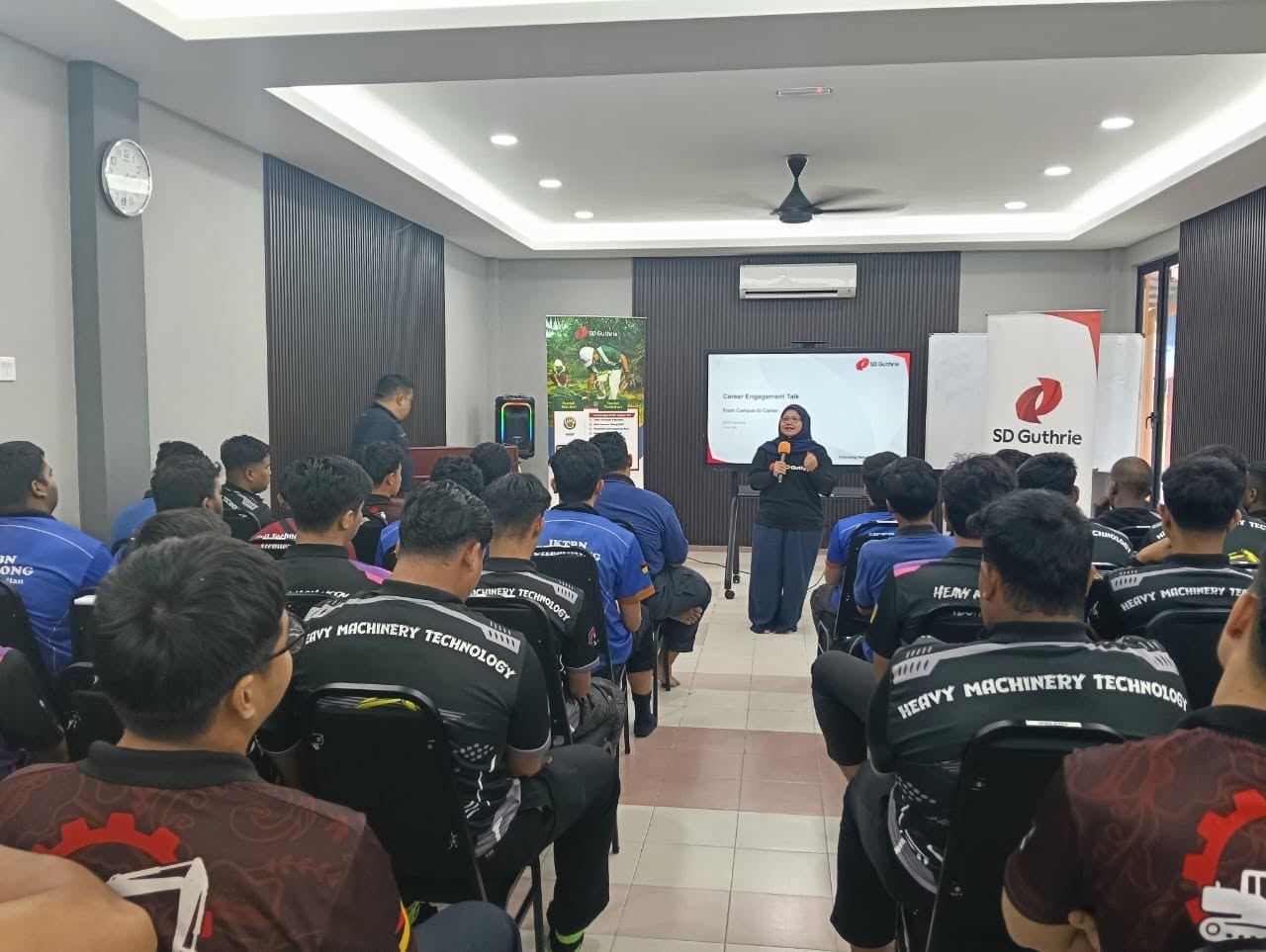 IKTBN Chembong Lonjak Peluang Kerjaya Pelajar Jentera Berat
