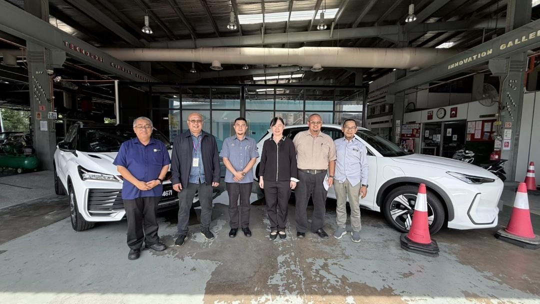 LAWATAN PENTAULIAHAN, SASAR TINGKAT KAPASITI PELAJAR PROGRAM KENDERAAN ELEKTRIK DAN HIBRID