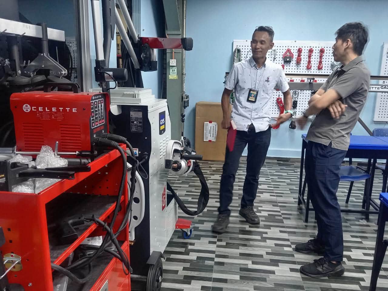 Weng Heng Auto Repair Teroka Kerjasama Strategik Industri Baikpulih Badan Kenderaan