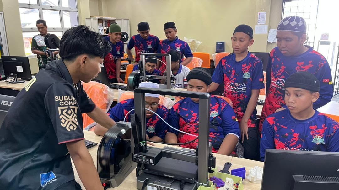 FUTURE YOUTH SKILLS: KURSUS ASAS PERCETAK PRODUK 