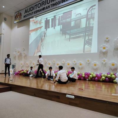 624740808 18437887660128954 5833804574226663089 N