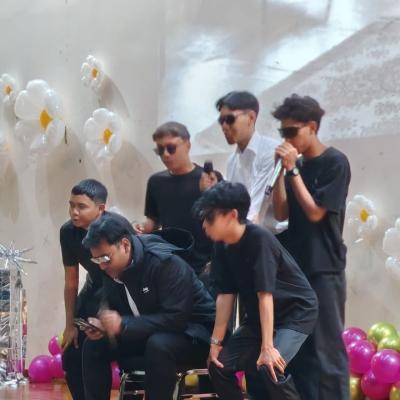 625049301 18437887678128954 7421221292074345837 N