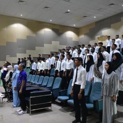 624720782 18438512521128954 2732612971055368713 N