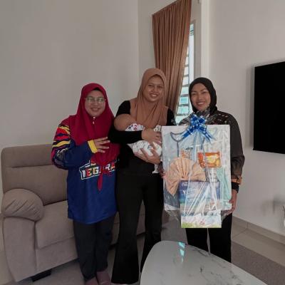 Kelab Kebajikan dan Rekreasi IKBN Jitra telah mengadakan lawatan ziarah ke rumah Pn. Nurul Alia yang baru sahaja melahirkan bayi lelaki. 