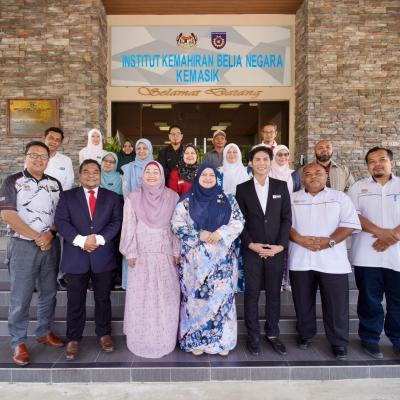 PERBINCANGAN KERJASAMA STRATEGIK BERSAMA KOMUNITI PENDIDIKAN KEMAMAN