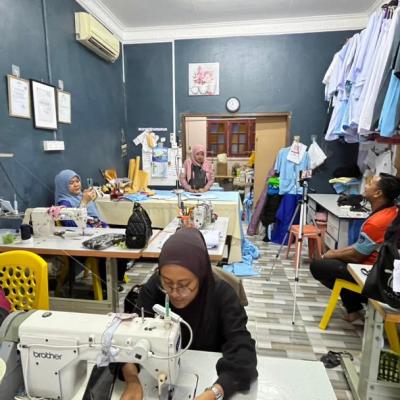 SESI PENYEDIAAN VIDEO KISAH KEJAYAAN ALUMNI ILKBS (AURA) BERSAMA SYARIKAT AZ UTAMA COLLECTION, KUALA TERENGGANU