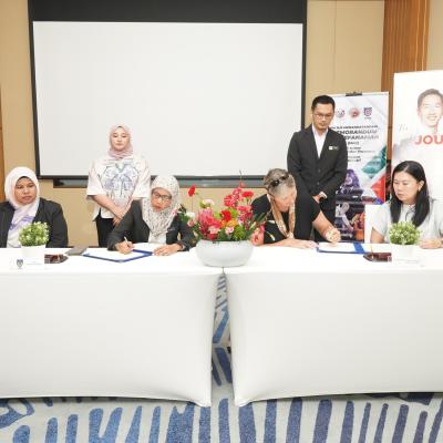 MAJLIS MENANDATANGANI MEMORANDUM PERSEFAHAMAN ANTARA INSTITUT KEMAHIRAN BELIA NEGARA BANDAR PENAWAR DAN DESARU CORNICHE HOTEL SDN. BHD
